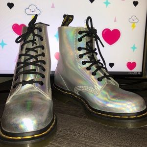 Dr.Martens silver / holographic women’s boots